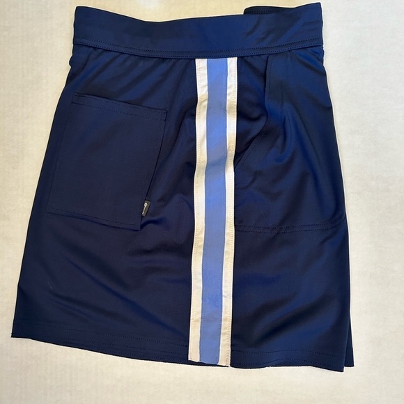 Belyn Key Mia Golf Navy blue skort w/piped side panel & built in short Sz-S T6 - Picture 13 of 14